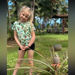 Emma Jayne x H&M Tropical Parrot Print Kids Shirt, Size 4-6